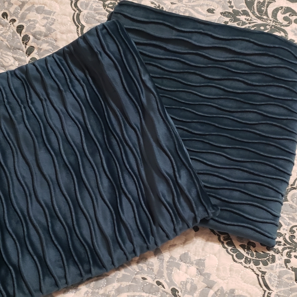 Cushion covers TEAL, VELVET zippered. Set of 2